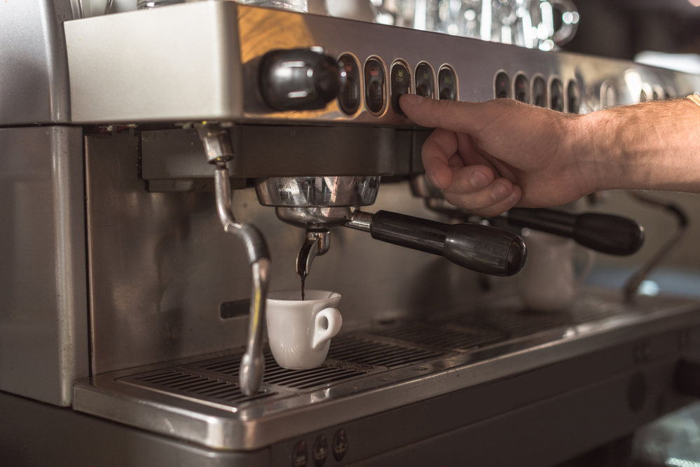 Czar Poranka : Odkrywamy Magię Kawy – Od Nasadzenia przez Proces Palenia aż po Twoją Filiżankę Pełną Aromatu.